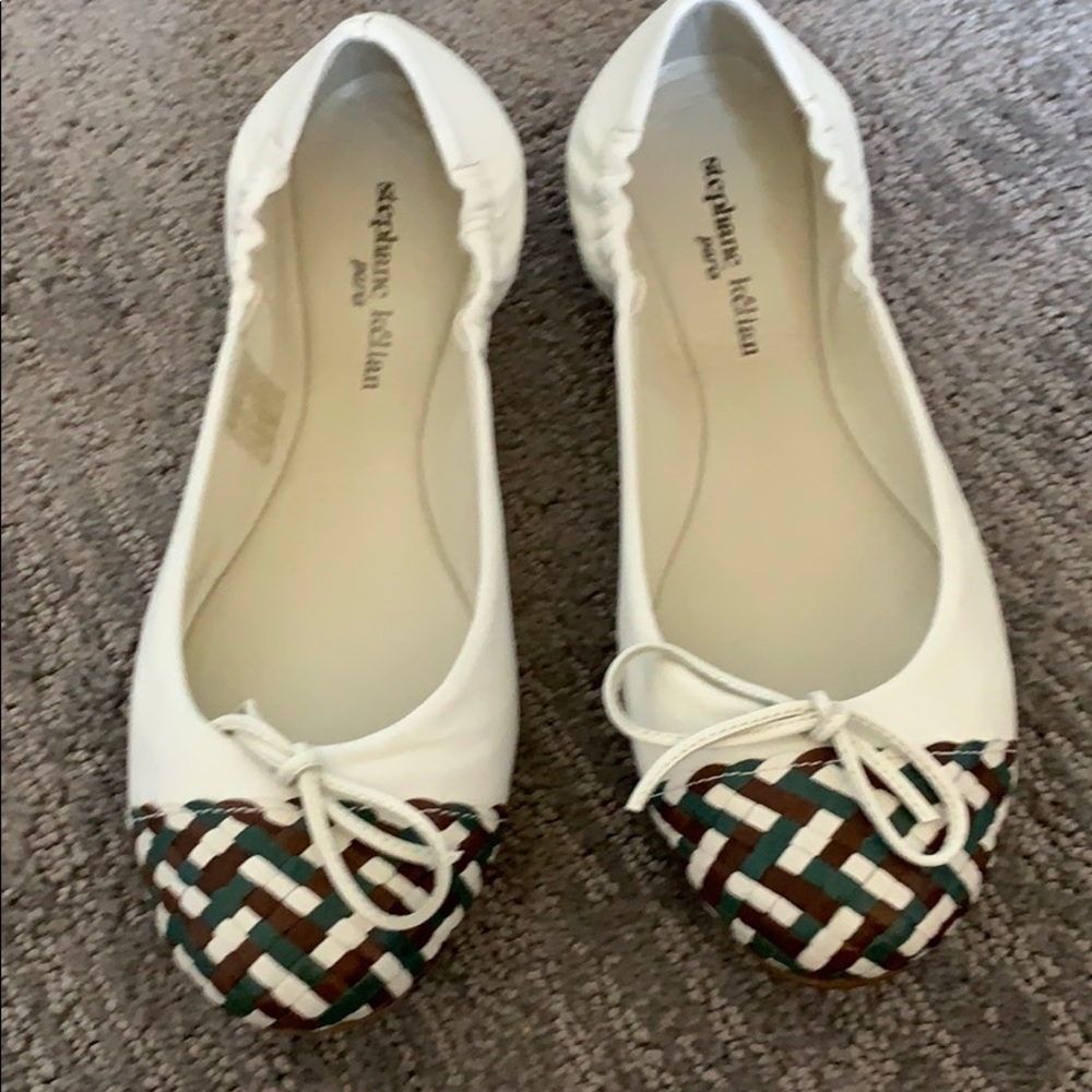 Stephane Kelian - white flats with detail